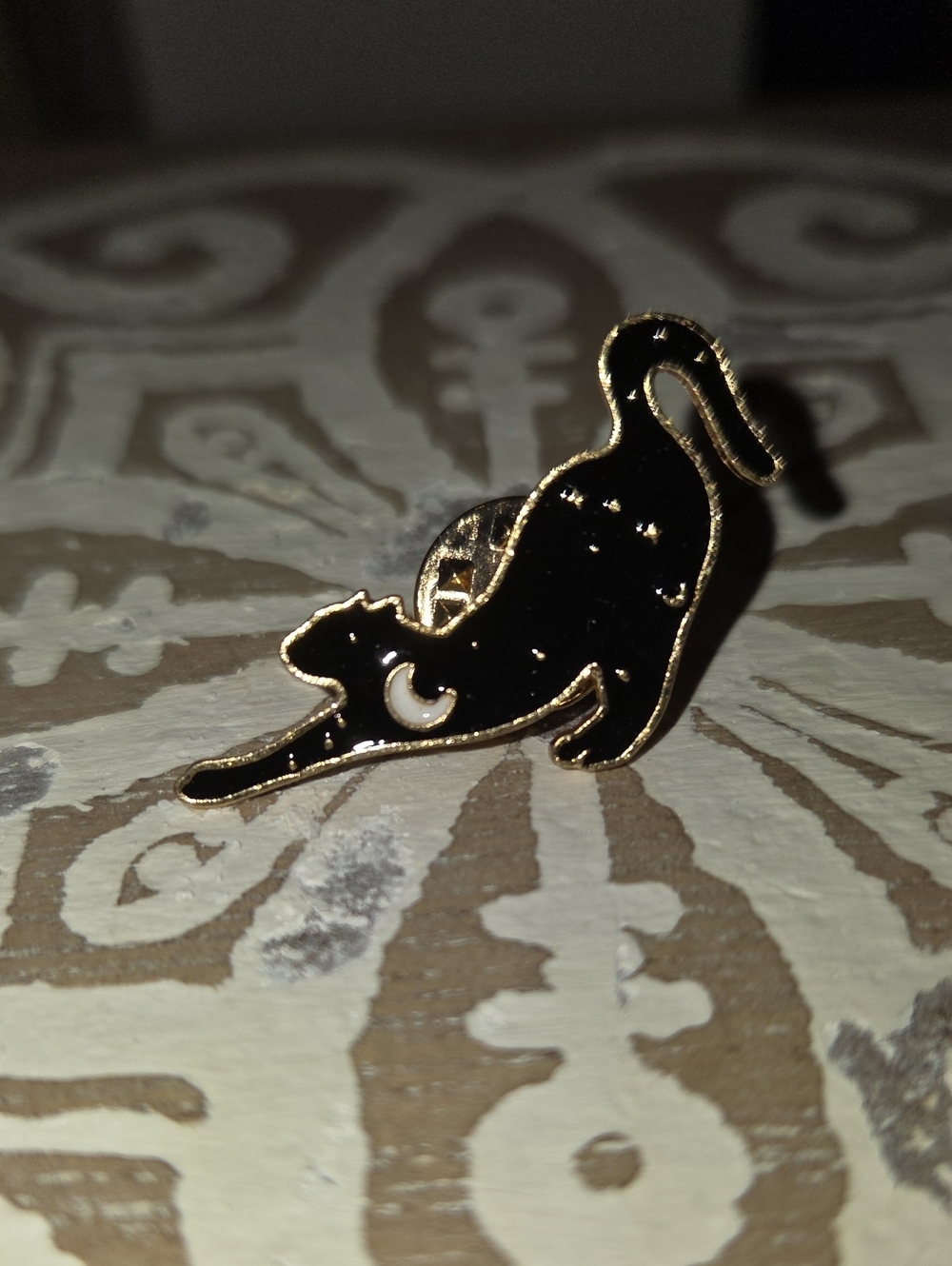 Black Stretching Cat Enamel Pin - Gold Outline